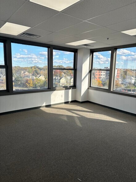 1515 Hancock St, Quincy, MA for lease - Building Photo - Image 2 of 9