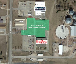 More details for 320 West St S, Grinnell, IA - Land for Sale