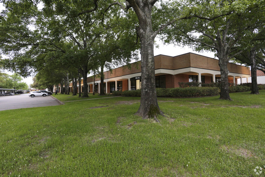 10801 Hammerly Blvd, Houston, TX for lease - Primary Photo - Image 1 of 13