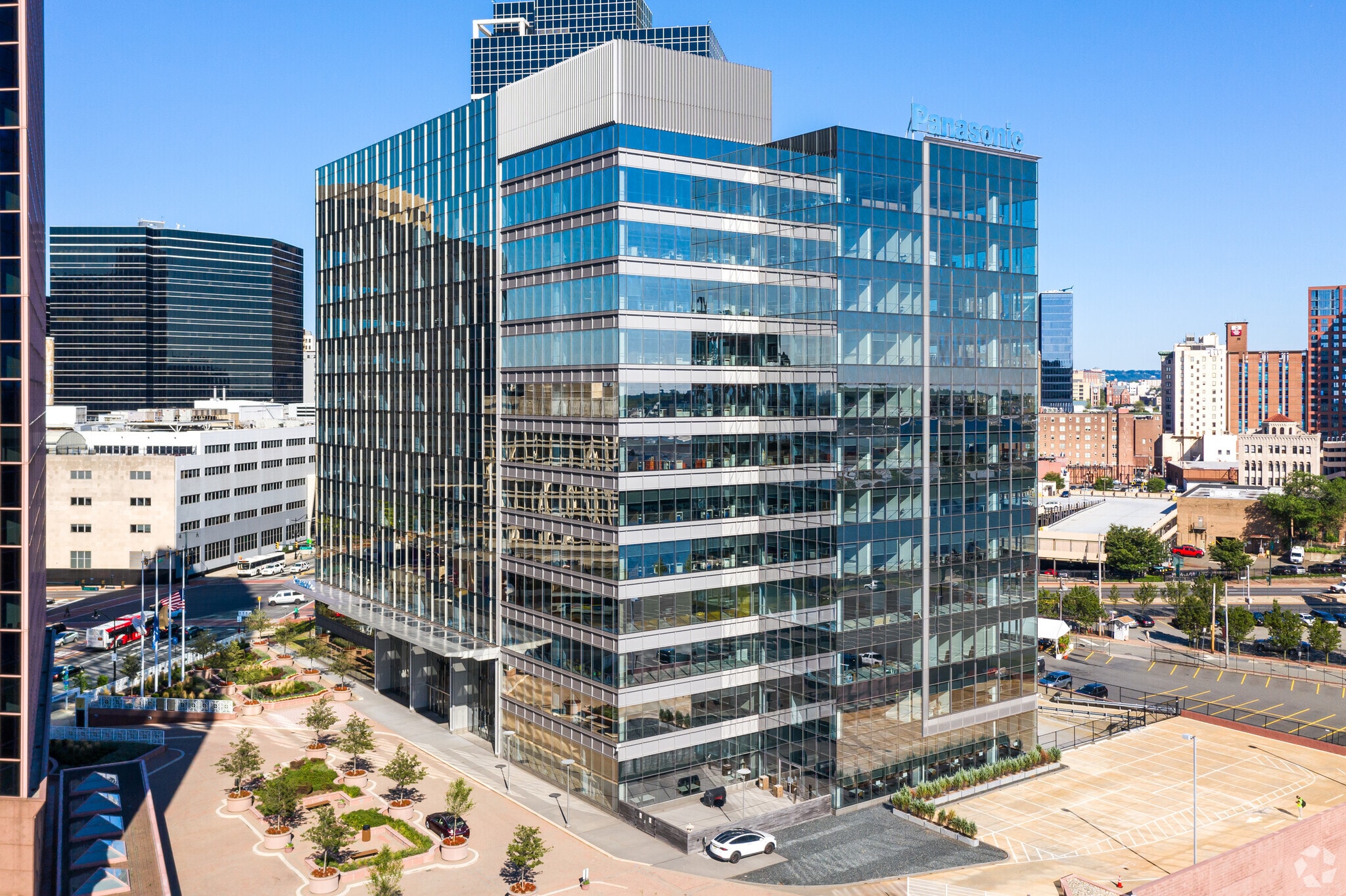 2 Riverfront Plz, Newark, NJ for lease Building Photo- Image 1 of 20