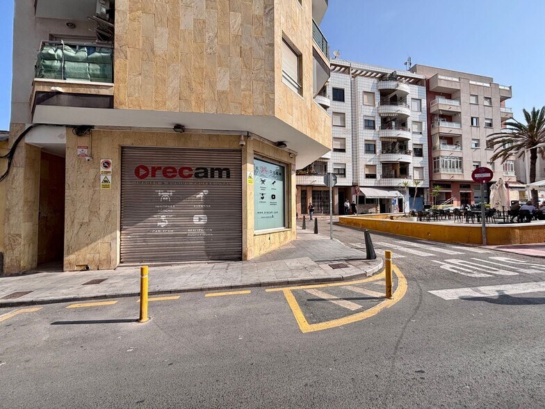 Retail in Torrevieja for sale - Building Photo - Image 3 of 15