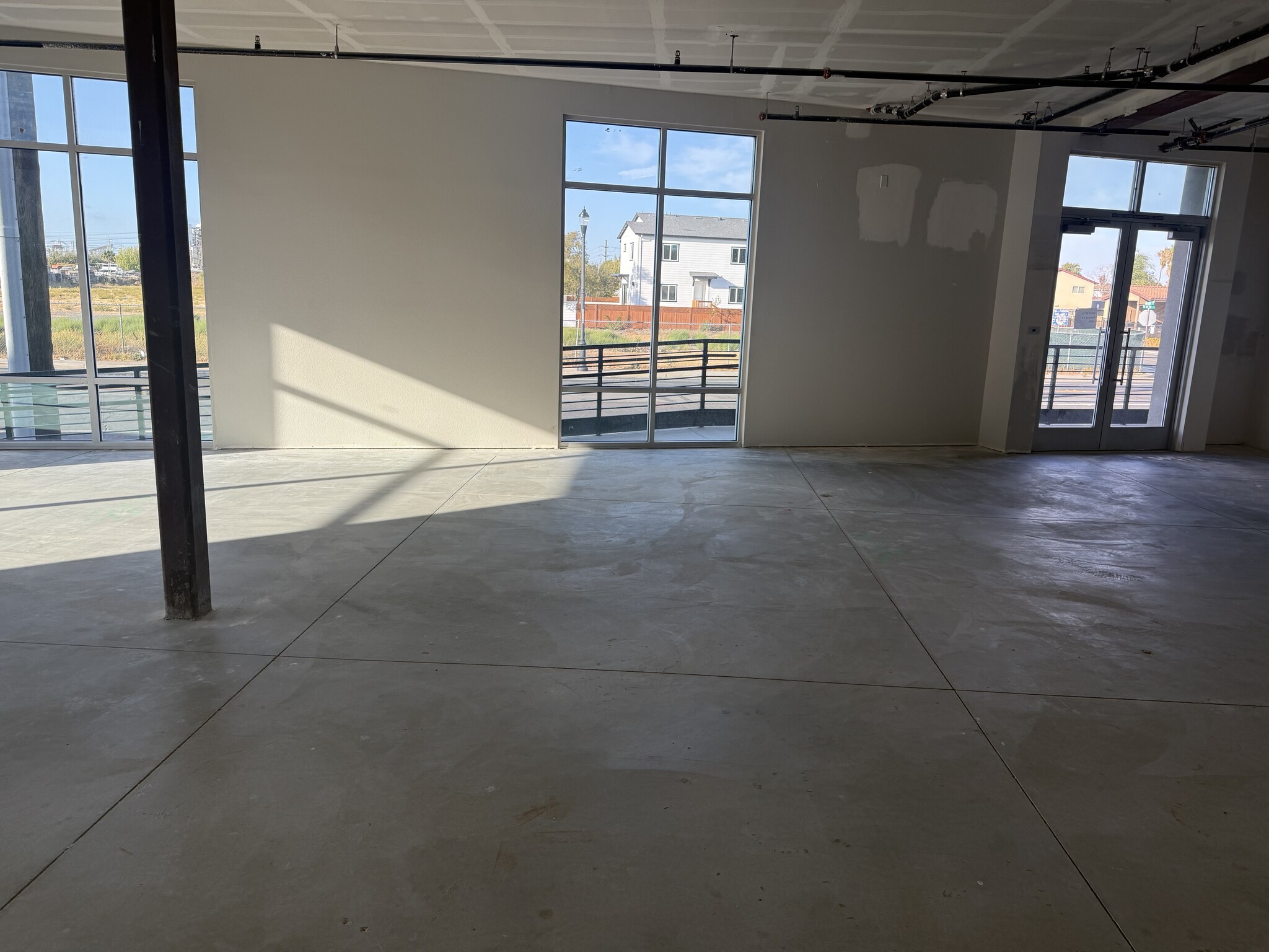 505 W 10th St, Pittsburg, CA for lease Interior Photo- Image 1 of 11