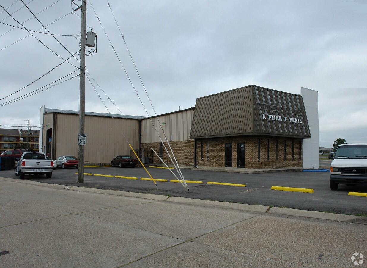 4500 S I 10 Service Rd W, Metairie, LA 70001