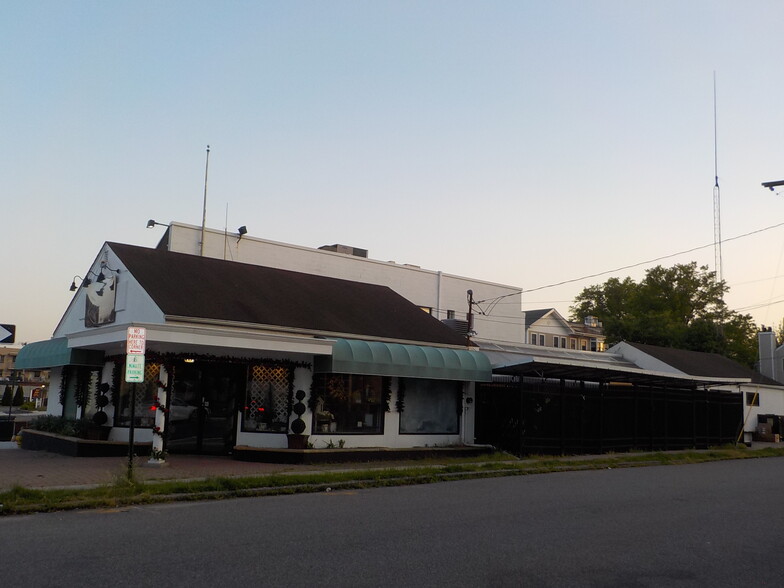 347 Post Ave, Westbury, NY for sale - Primary Photo - Image 1 of 1