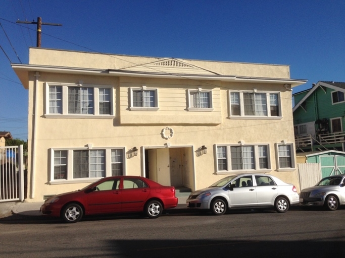 216 S St Louis St, Los Angeles, CA for sale - Primary Photo - Image 1 of 1