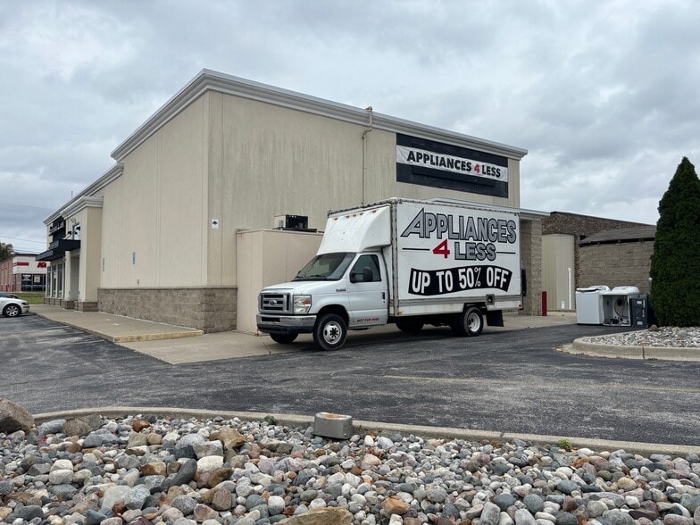 4415 Corunna Rd, Flint, MI for sale - Building Photo - Image 2 of 7