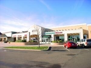 1070 E Cypress Ave, Redding, CA for sale - Primary Photo - Image 1 of 1