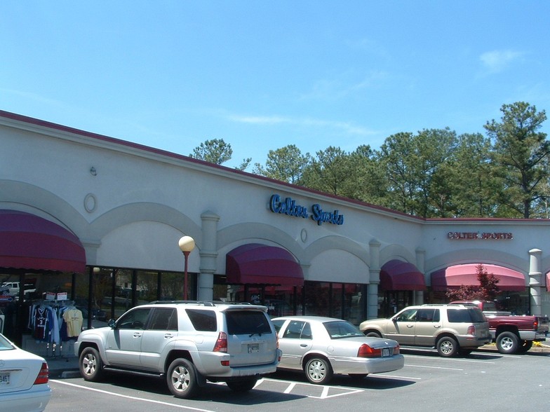 3035 Five Forks Trickum Rd SW, Lilburn, GA for lease - Building Photo - Image 1 of 1