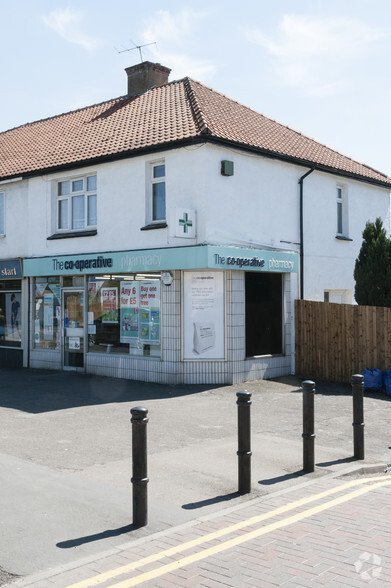 100-105 Rye Rd, Hoddesdon for lease - Primary Photo - Image 1 of 4