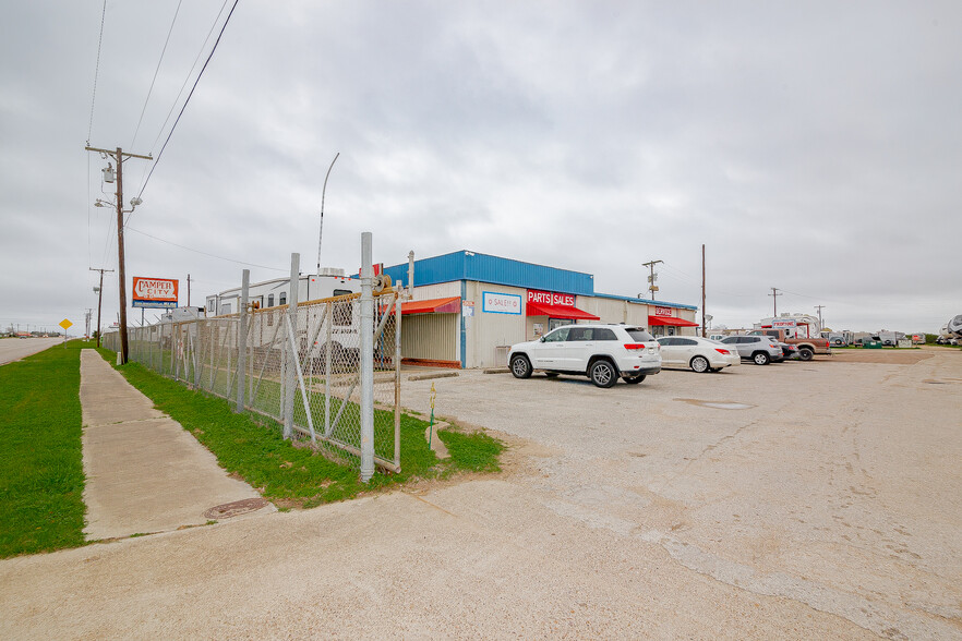 12202 N Navarro St, Victoria, TX for sale - Primary Photo - Image 1 of 29