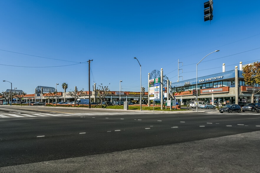 4401-4453 Redondo Beach Blvd, Lawndale, CA for lease - Building Photo - Image 2 of 13