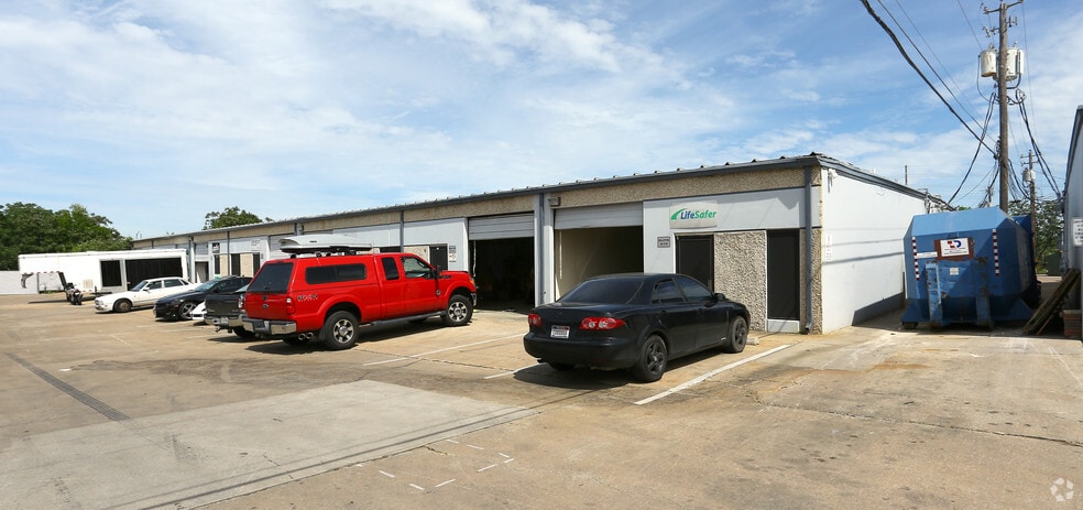 5214 Burleson Rd, Austin, TX for lease - Primary Photo - Image 1 of 2