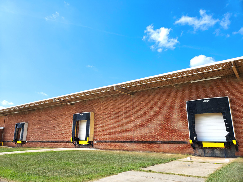 2473 Durham Rd, Roxboro, NC for sale - Primary Photo - Image 1 of 1