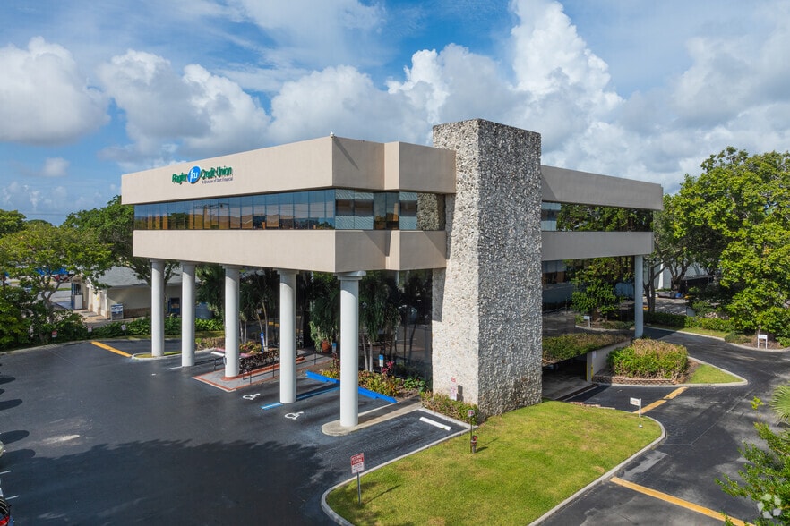 5301 N Federal Hwy, Boca Raton, FL for lease - Building Photo - Image 3 of 5