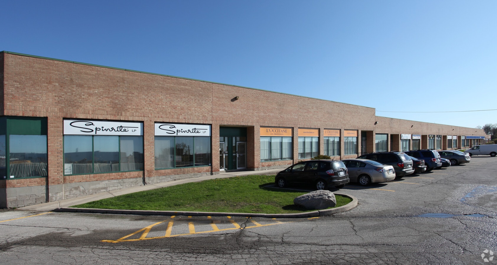 2700 Dufferin St, Toronto, ON M6B 4J3