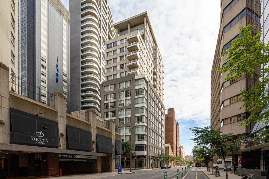 439-447 Av du Président-Kennedy, Montréal, QC for sale - Building Photo - Image 3 of 12