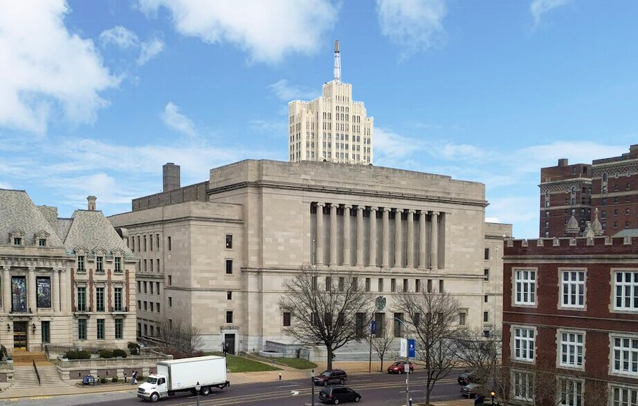 3633 Lindell Blvd, Saint Louis, MO 63108