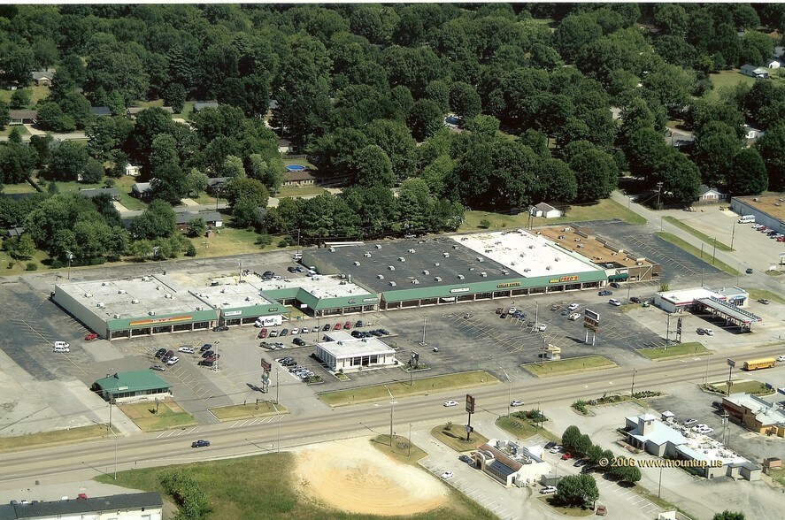 1654-1696 S Highland Ave, Jackson, TN for sale - Primary Photo - Image 1 of 1