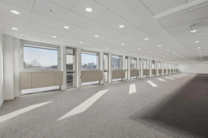 177-185 Rue De Bercy, Paris for lease - Interior Photo - Image 1 of 7