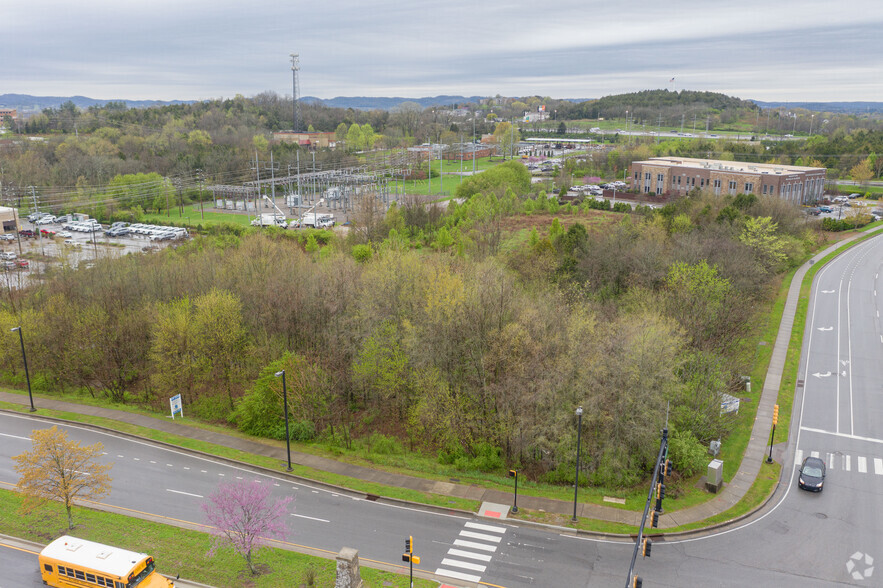 0 Carothers Parkway & Liberty Pike, Franklin, TN for lease - Building Photo - Image 1 of 2