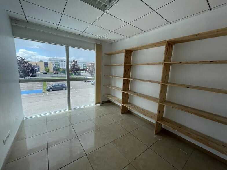 Office in Évreux for lease - Interior Photo - Image 2 of 5