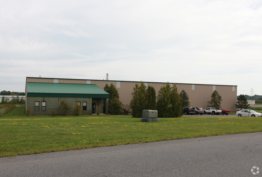 190 Enterprise Rd, Johnstown, NY for sale - Primary Photo - Image 1 of 1