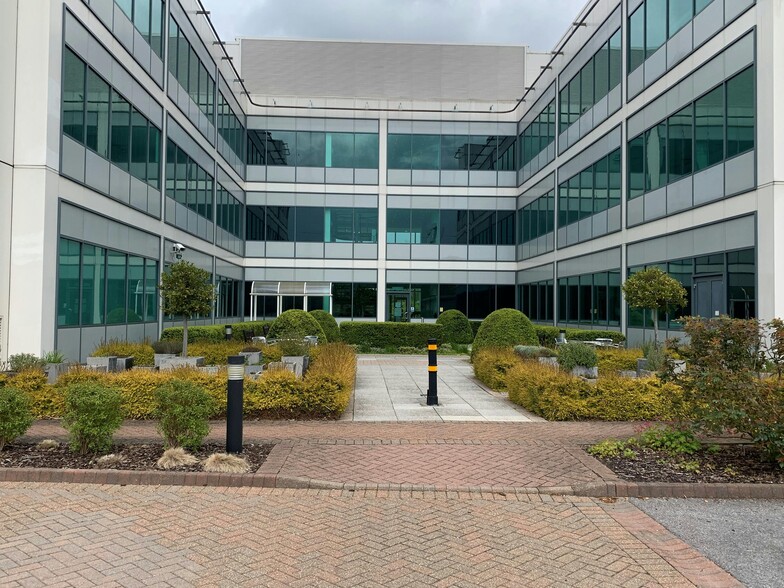 530 Oracle Pky, Reading for lease - Building Photo - Image 2 of 9