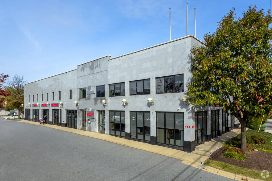 650 Hungerford Dr, Rockville, MD for lease - Building Photo - Image 1 of 5