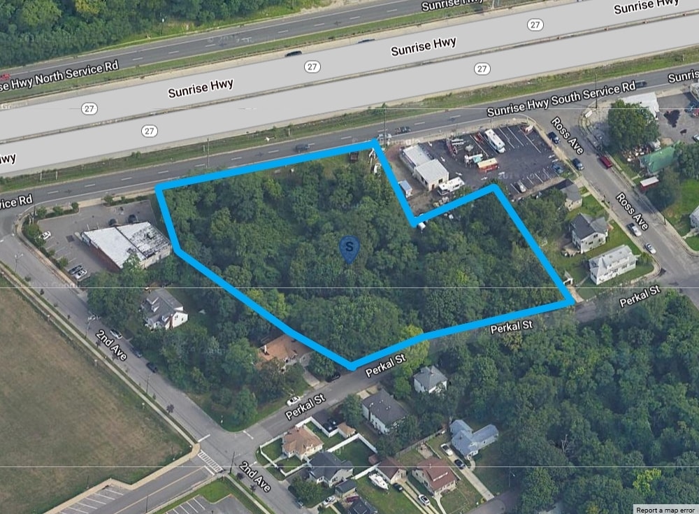 Sunrise Hwy, Bay Shore, NY 11706