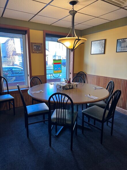 256 S Main St, Zumbrota, MN for sale - Interior Photo - Image 3 of 7