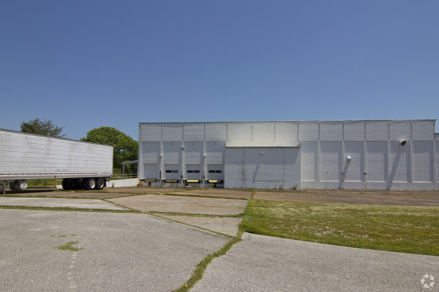 981 Industrial Park Rd, Columbia, TN for lease - Building Photo - Image 3 of 15