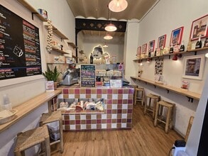 Retail in Barcelona, Barcelona for lease Interior Photo- Image 1 of 13