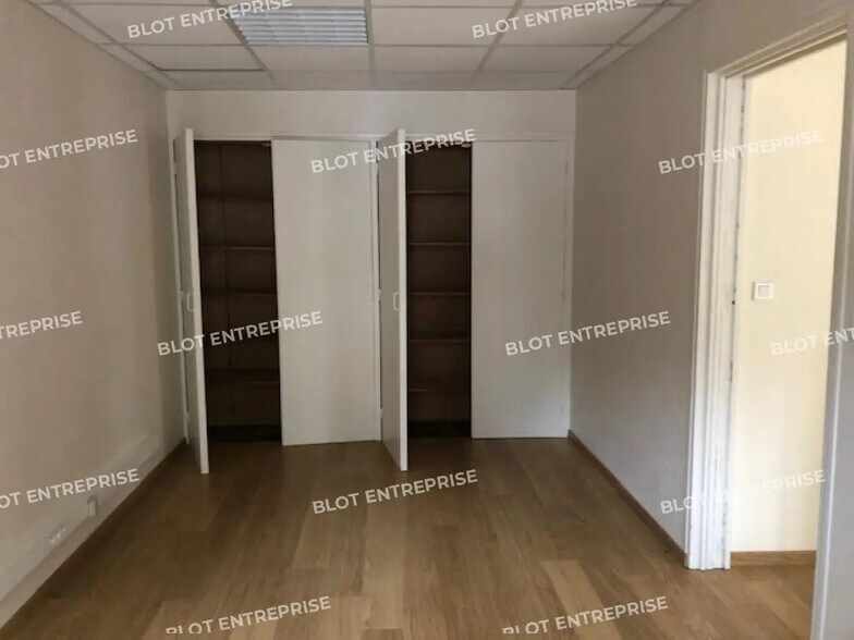 Flex in Lamballe-Armor for sale - Interior Photo - Image 3 of 4