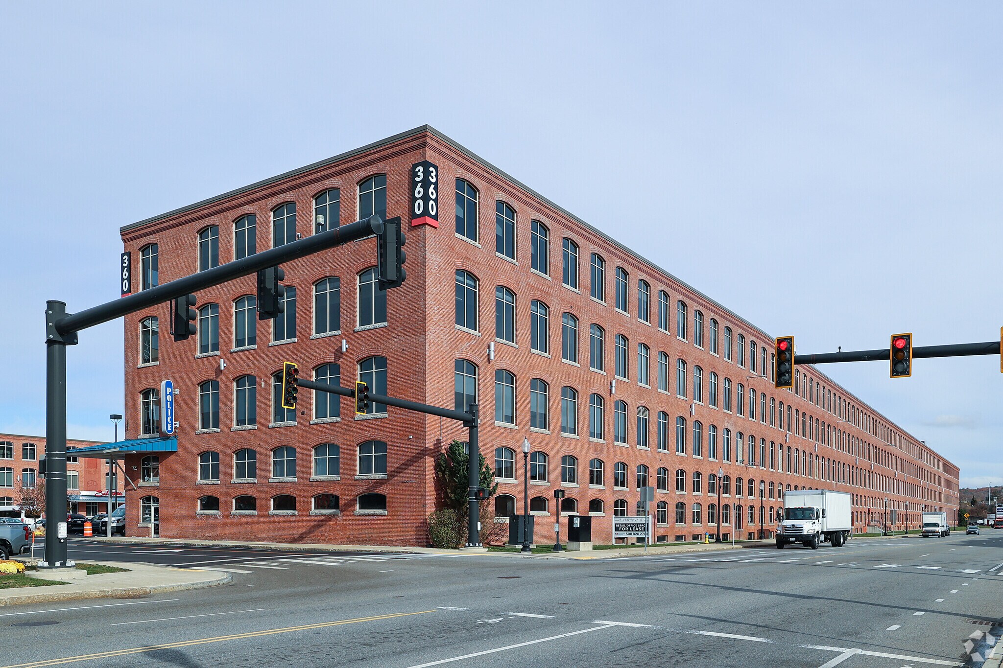 360 Merrimack St, Lawrence, MA for sale Primary Photo- Image 1 of 1