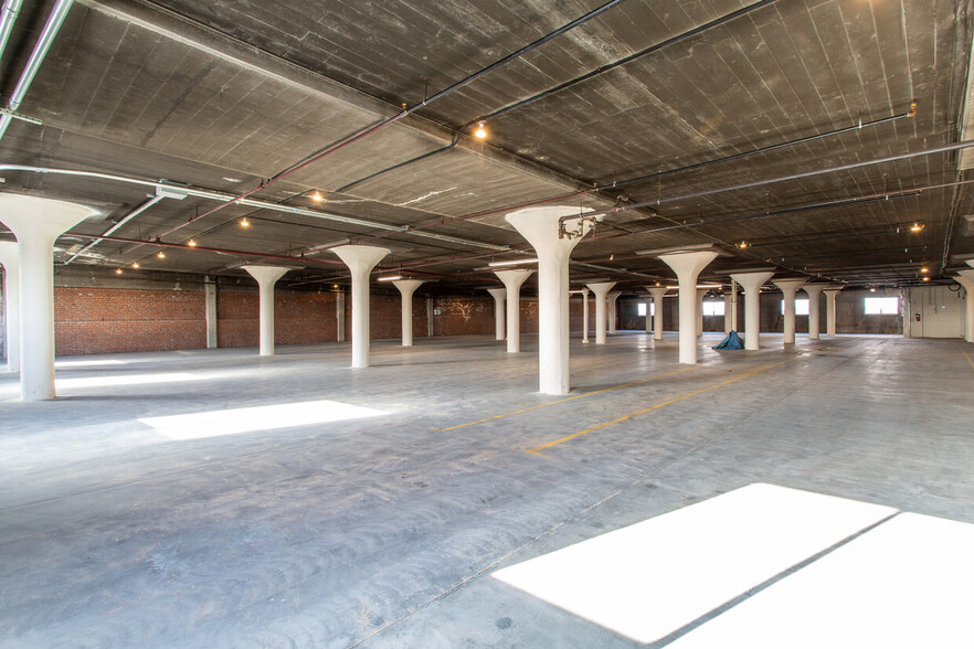 1 Chestnut St, Nashua, NH for lease - Building Photo - Image 3 of 14