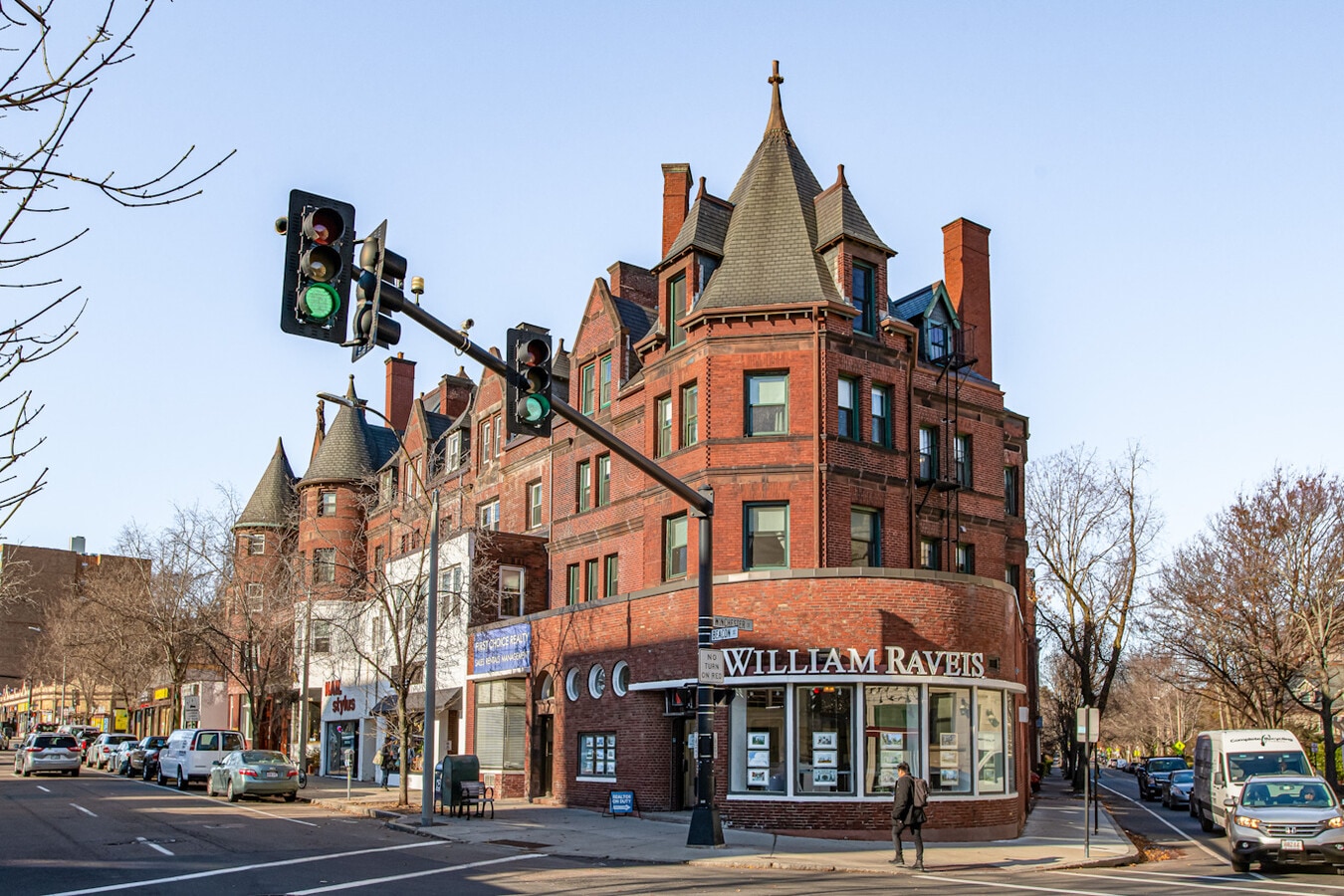 13941396 Beacon St, Brookline, MA 02446