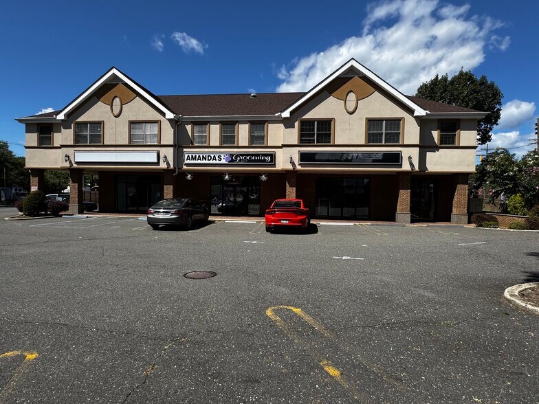 72-74 Cedar Swamp Rd, Glen Cove, NY for sale - Building Photo - Image 1 of 11