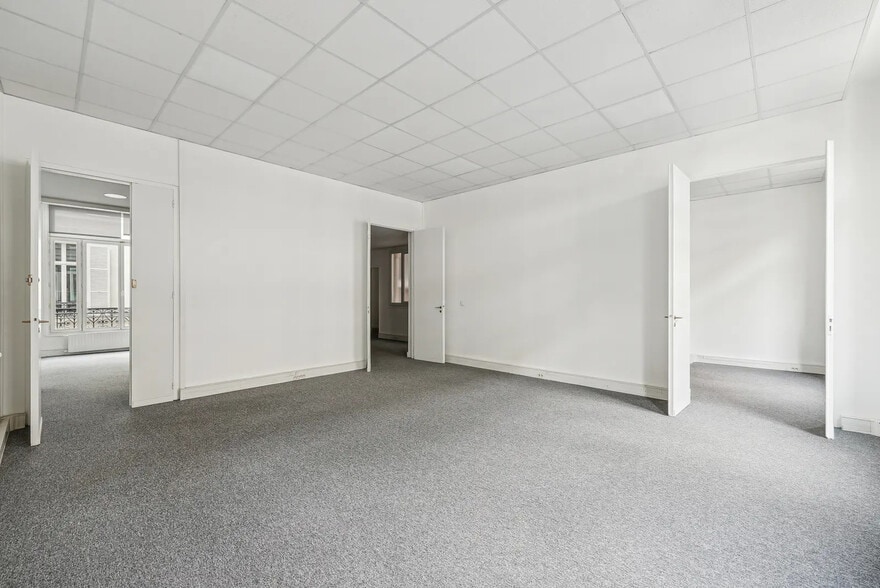 10 Rue De Monceau, Paris for lease - Building Photo - Image 3 of 16