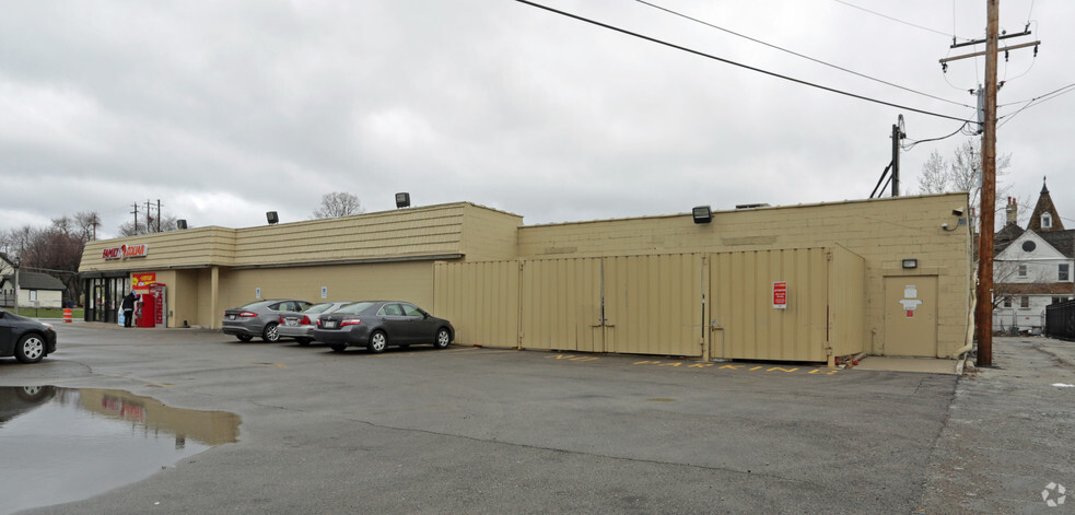 930 N 27th St, Milwaukee, WI for lease - Building Photo - Image 3 of 3