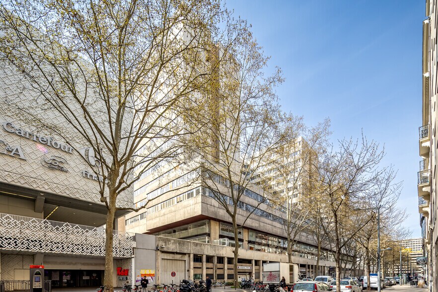 Office in Lyon for lease - Building Photo - Image 3 of 3