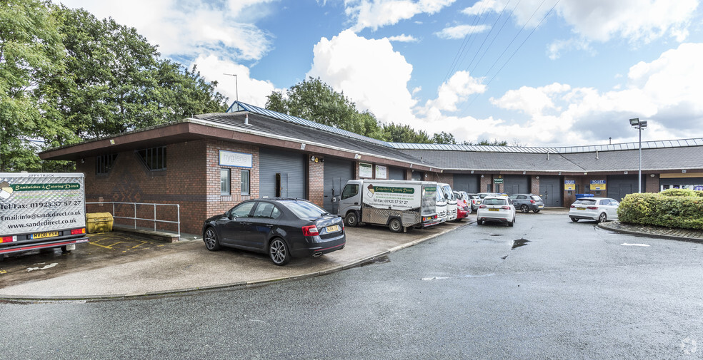 Clarendon Ct, Warrington for lease - Primary Photo - Image 1 of 6