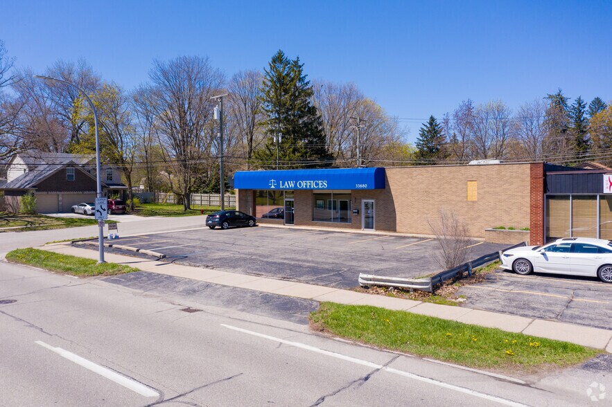 33680-33684 5 Mile Rd, Livonia, MI 48154 - Office for Lease | LoopNet
