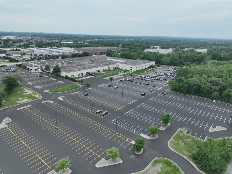 8840-8880 Evergreen Blvd NW, Coon Rapids, MN for lease - Building Photo - Image 1 of 9