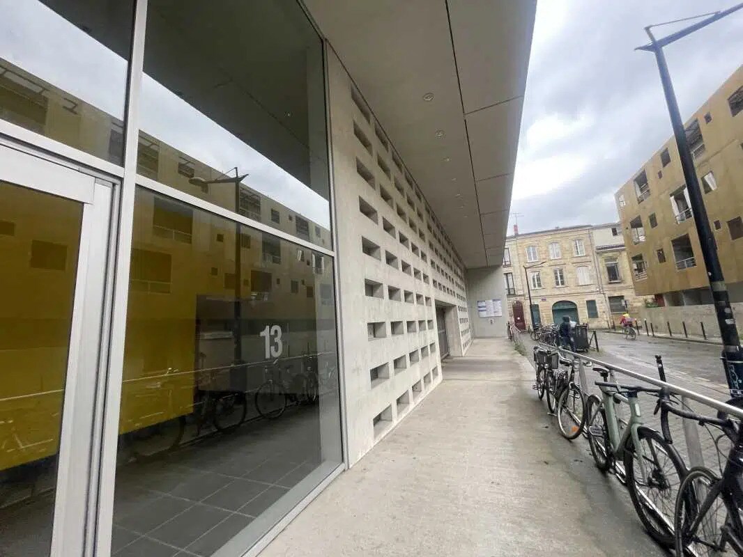 Office in Bordeaux for lease Building Photo- Image 1 of 9