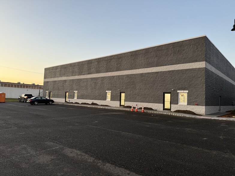 100 Business Park Dr, Freehold NJ - Warehouse