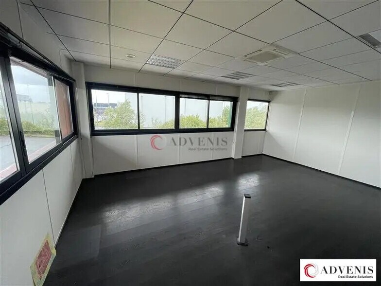 Flex in Bruges for lease - Interior Photo - Image 2 of 10