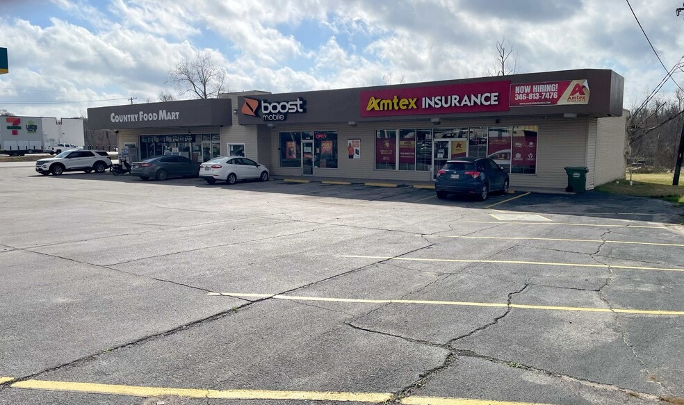 1924 Highway 90, Liberty, TX for lease - Building Photo - Image 3 of 3