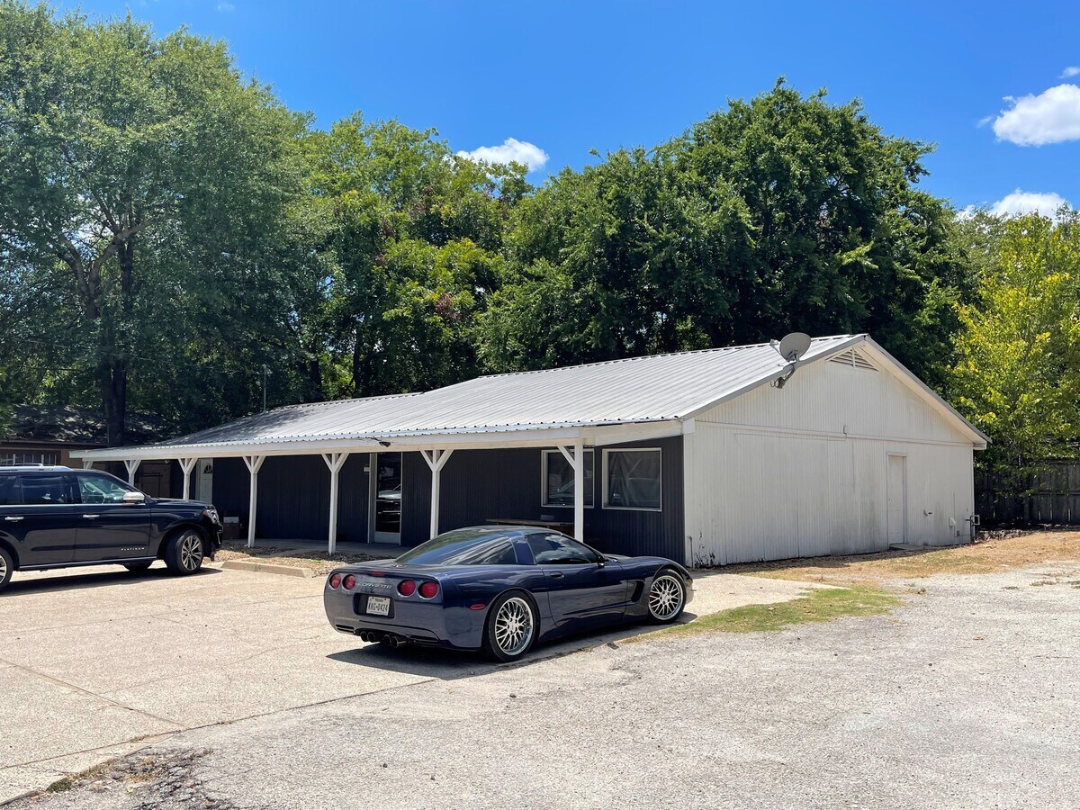 120 Emory St, Trinity, TX 75862