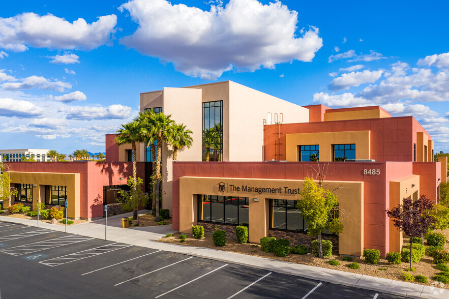 8475 W Sunset Rd, Las Vegas, NV for lease - Primary Photo - Image 1 of 4