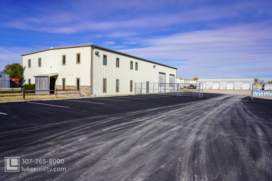 7220 W Derick Dr, Casper, WY for lease - Building Photo - Image 1 of 22